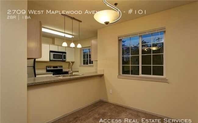 2709 W Maplewood Ave