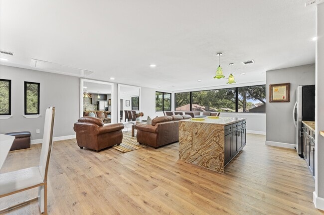 Photo - 5511 Queensloch Dr