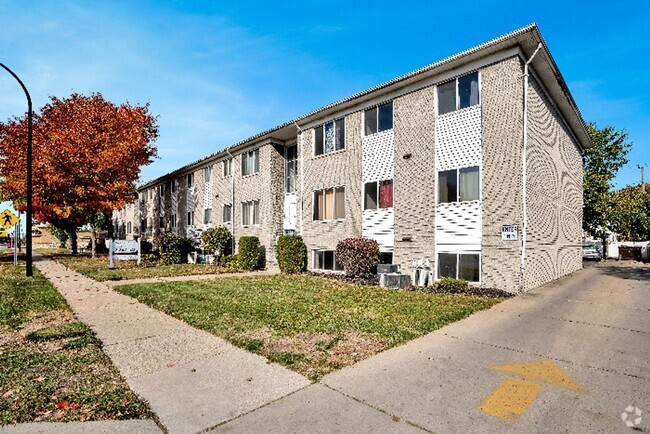 Building Photo - MARGO MANOR Unit F Rental