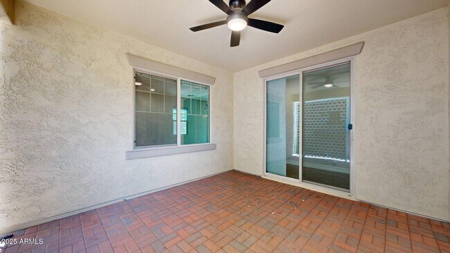Photo - 209 E Beatryce St