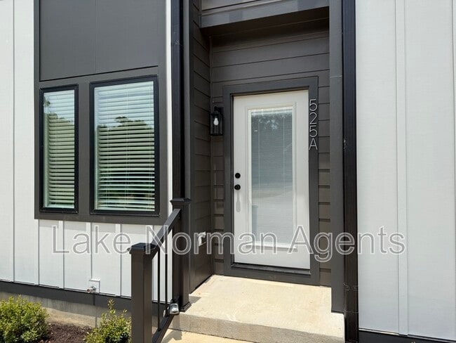 Photo - 525 Dellwood Dr