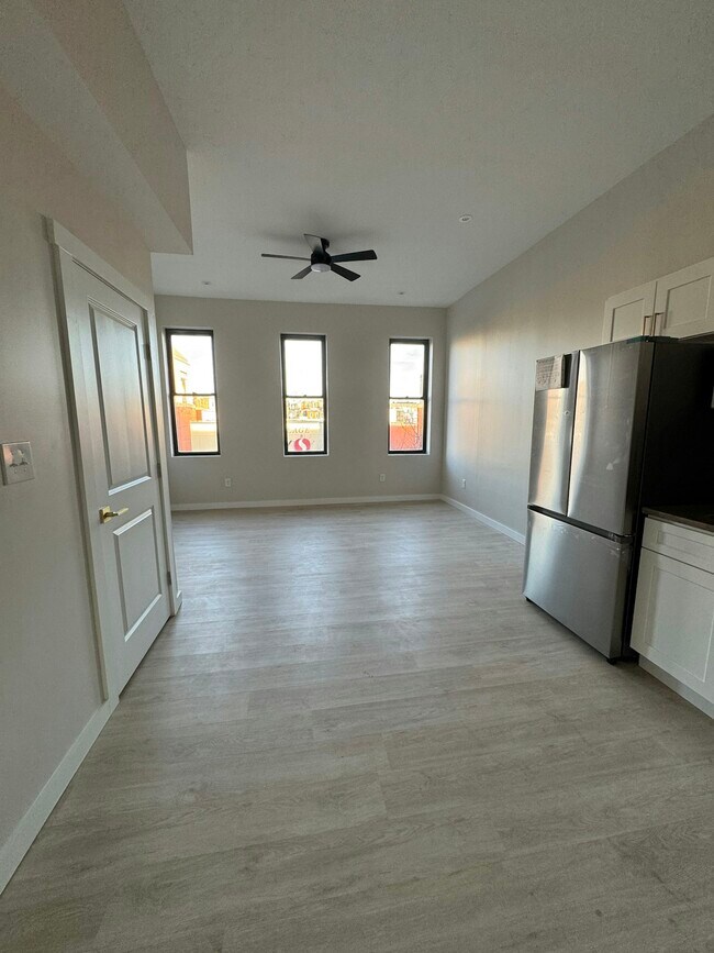 Photo - 2416 N Charles St