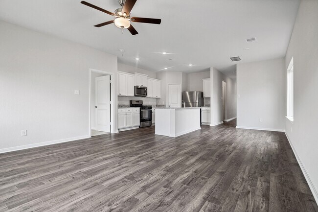 Photo - 21632 Lotus Elm St