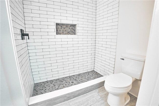 Photo - 184 Scott St NW