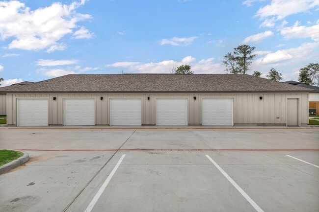 Building Photo - 4250 Woodridge Pkwy Unit 1002
