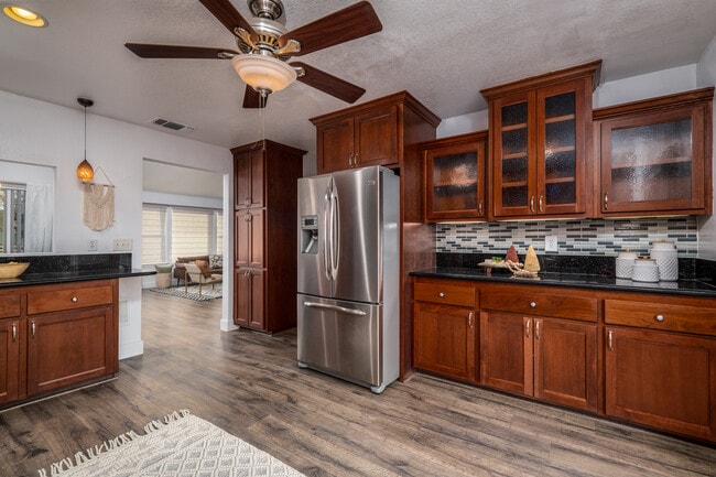 Photo - 1202 Kaseberg Cir