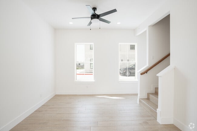 3BR, 3BA - 1,658SF - Living Room