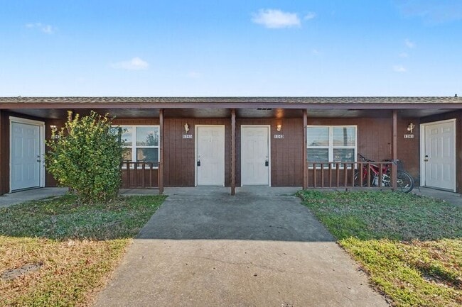 Building Photo - 1241-1247 W Sunset Dr Unit 1245