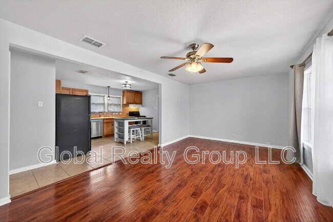 Photo - 408 Aviation Ave