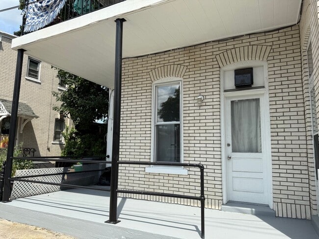 1149 W Turner St Unit 1st Floor