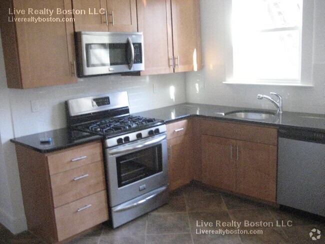 Building Photo - 11 Wadsworth St Unit 11 Wadsworth St #1 Rental