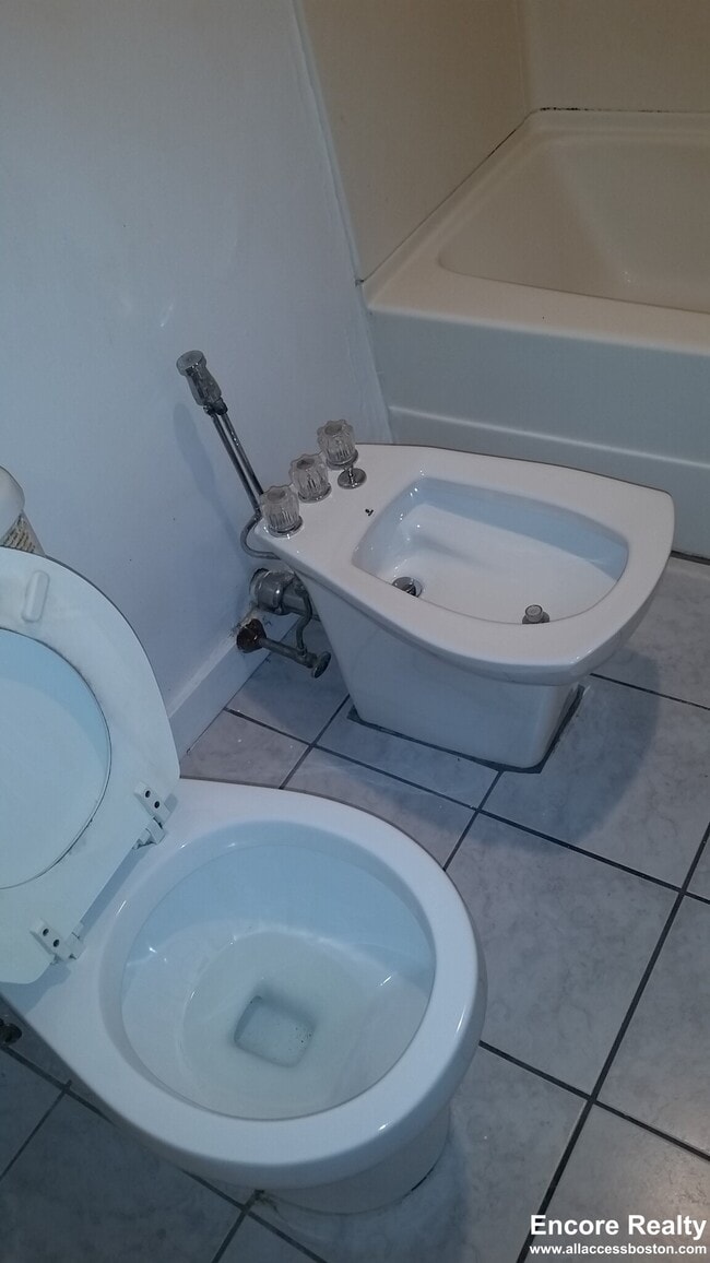 Photo - 56 Egmont St Unit 4