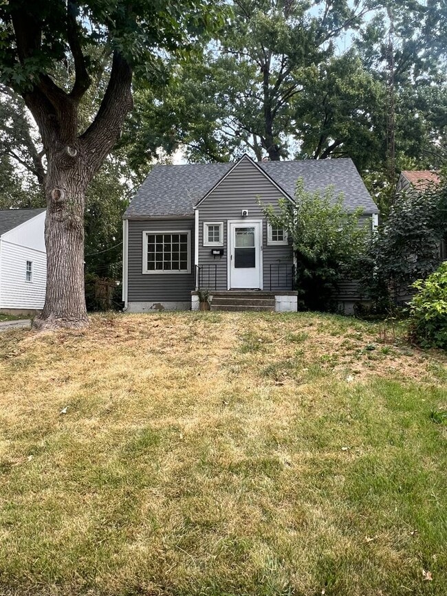 Building Photo - 210 N Lincoln Ave Rental