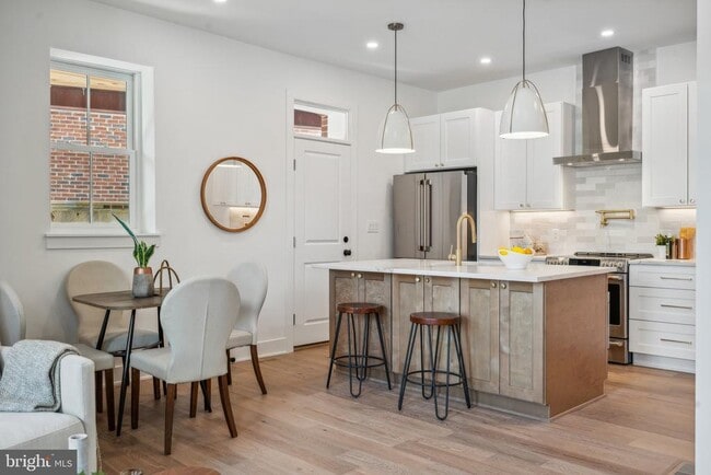 Photo - 1614 Kilbourne Pl NW