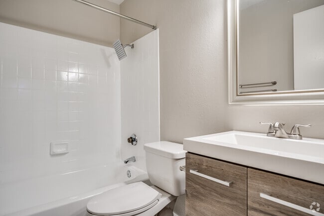 1 BR, 1 BA - 500SF