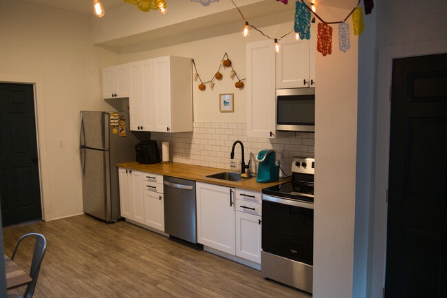 Photo - 2015 Forbes Ave Unit 1