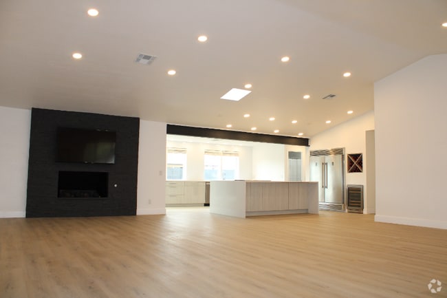 Building Photo - 3318 N 85th St Rental