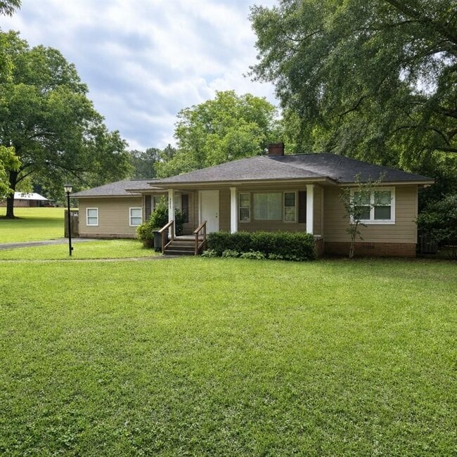 Photo - 111 E Belmont Dr