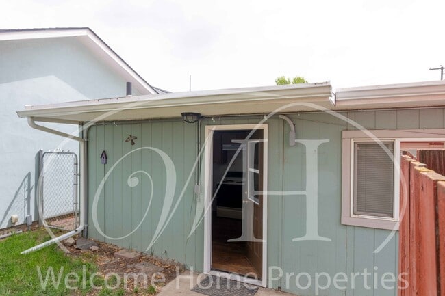 Photo - 518 SE 12th St Unit 518 SE 12th St,  B