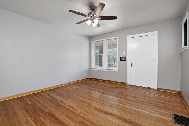 Photo - 6271-6273 Odell Unidad 6273