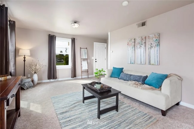 Photo - 2190 Washington St