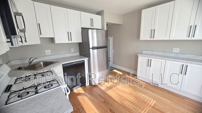 Photo - 14526 Russell Ave