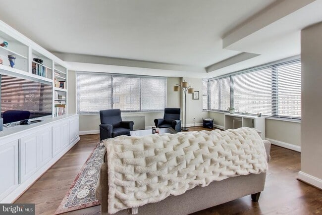 Photo - 4740 Connecticut Ave NW Unit 906