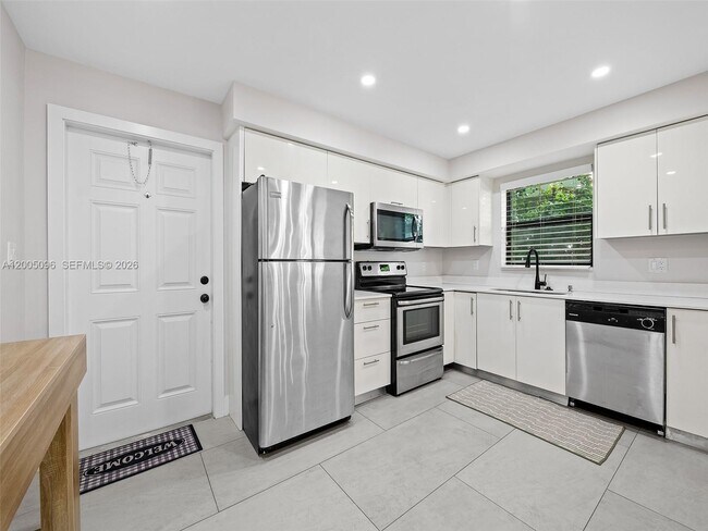 Photo - 1305 SE 1st St Unit 2