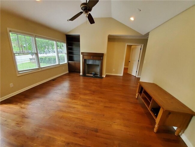 Photo - 2178 Ridgedale Rd NE