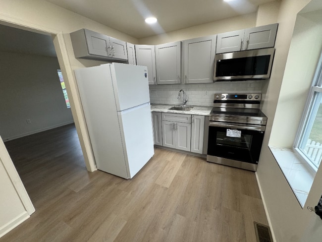 617 Fairview Ave Unidad 617 B
