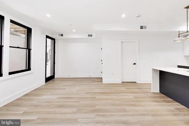 Photo - 4411 Illinois Ave NW