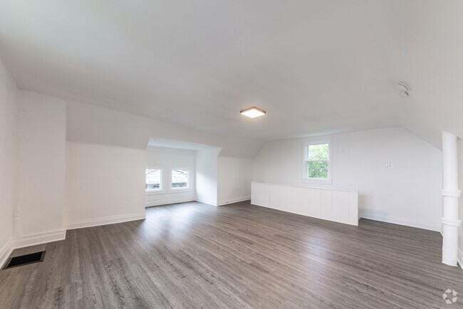 Building Photo - 965 Industry St Unit #2 Rental