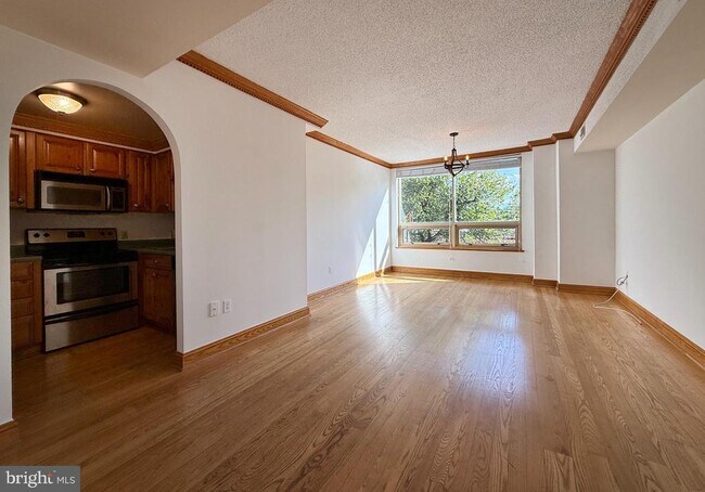 Photo - 2727 M St NW Unidad 2727