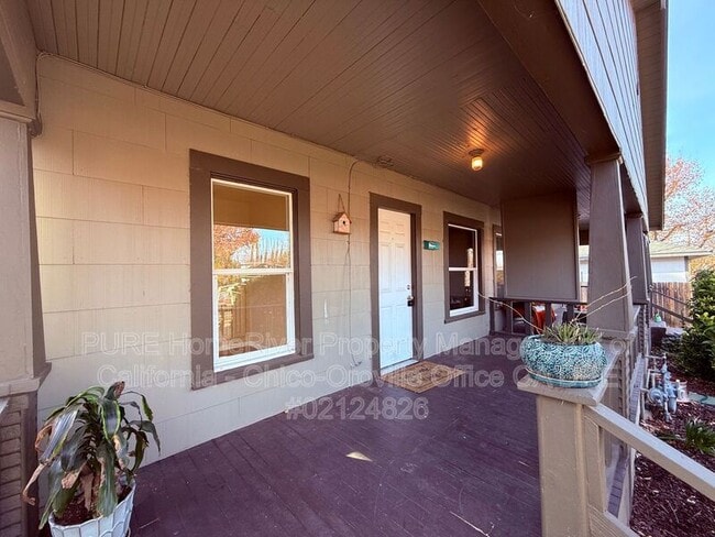 Photo - 1532 Bridge St
