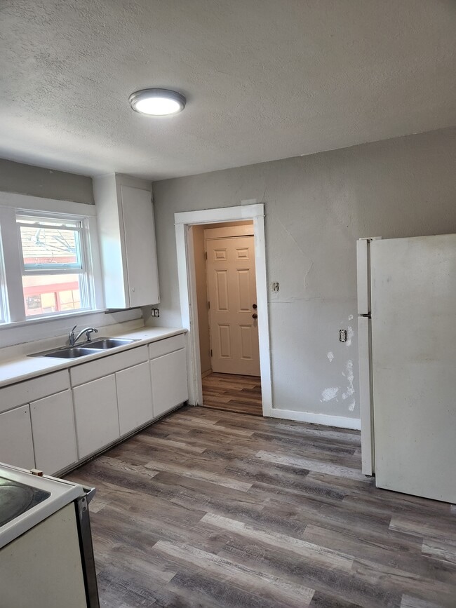 Photo - 1305 N La Crosse Ave