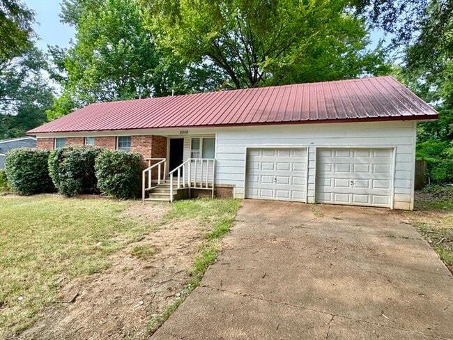 Photo - 2050 Sharon Ln
