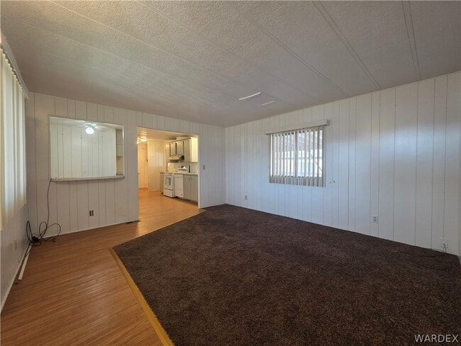 Photo - 546 Roadrunner Dr