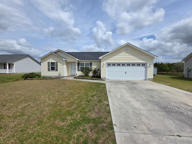 Building Photo - Multi-year lease available!