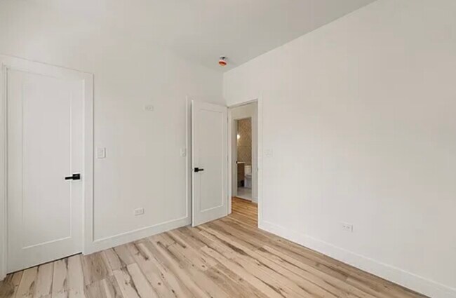 Photo - 2913 W 38th St Unidad 2