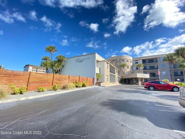 Building Photo - 333 N Atlantic Ave Unit #305