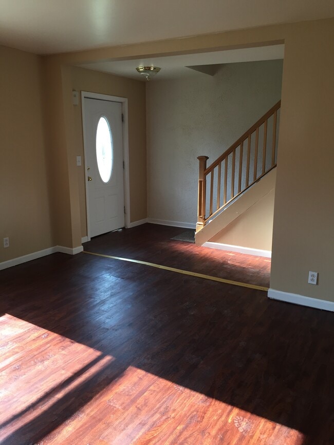 427 S Main St