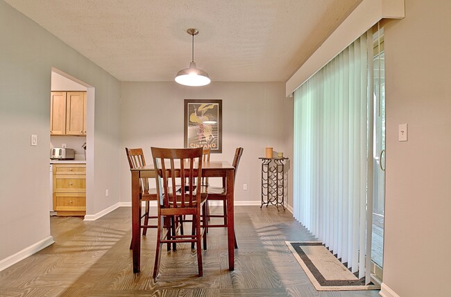 Photo - 85 Cobblestone Creek