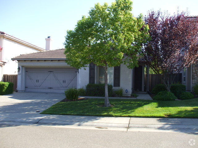 Building Photo - Empire Ranch Beauty! Rental