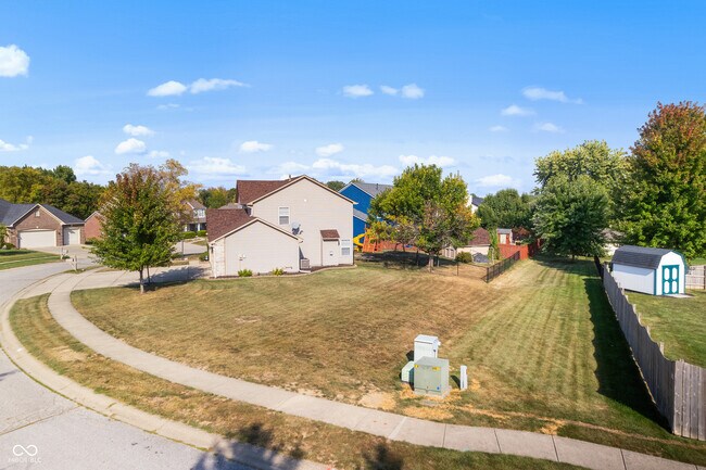 Photo - 7913 Meadow Bend Ln