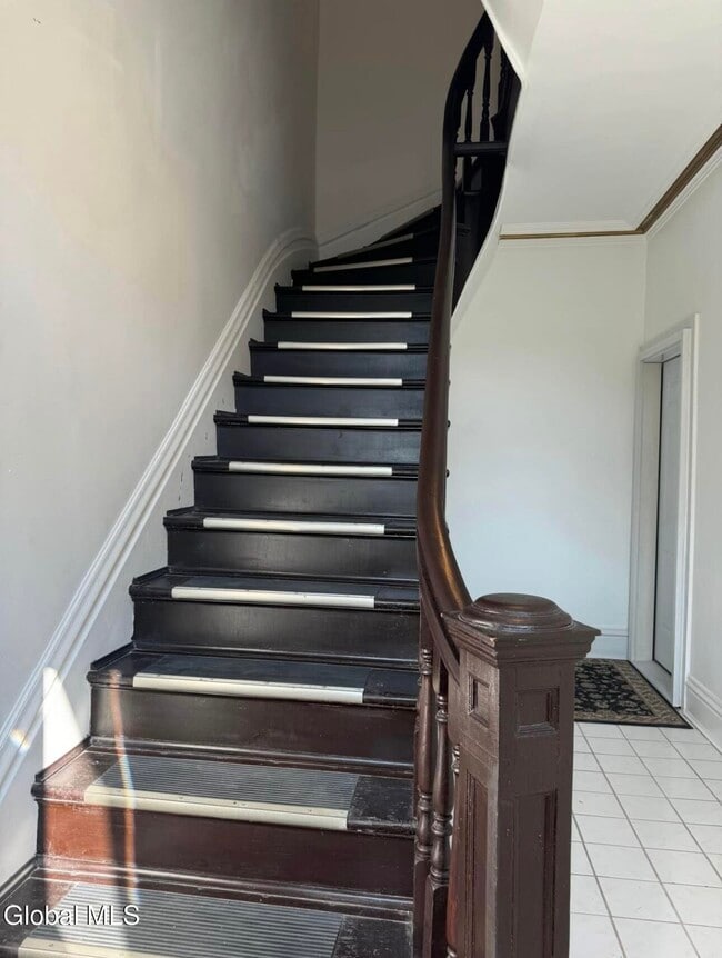 Photo - 196 4th St Unit 2 floor