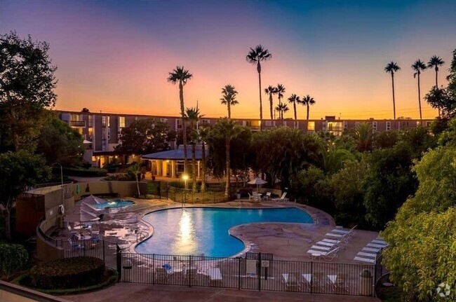 Building Photo - Top Floor in Resort Style Complex Unit 442 Rental