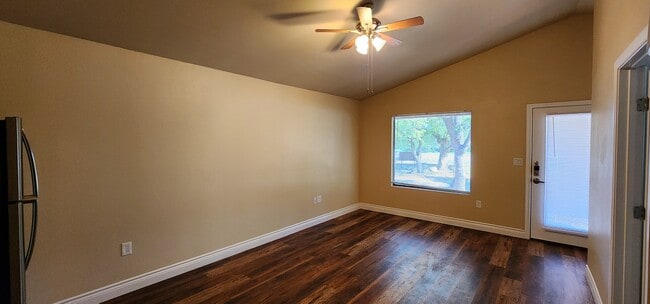 Photo - Log Cabin Plaza Unidad 101B