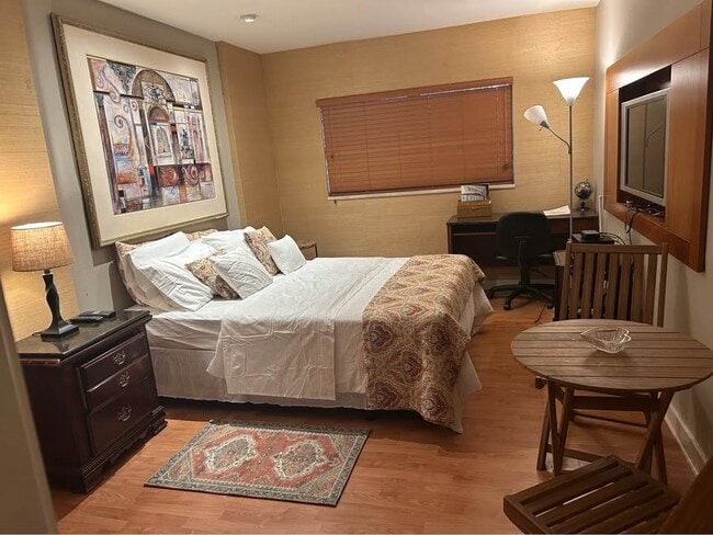 Building Photo - 8510 SW 124th St Unit Studio