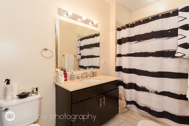 Photo - 757 N Orleans St Unidad 1205