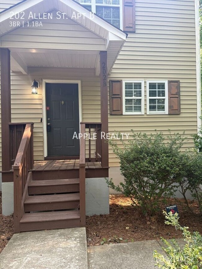 Photo - 202 Allen St